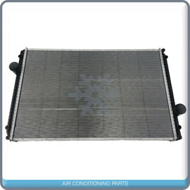 New Radiator fits International / Navistar 5900, 8600, 9100, 9200, 9400.. QAC