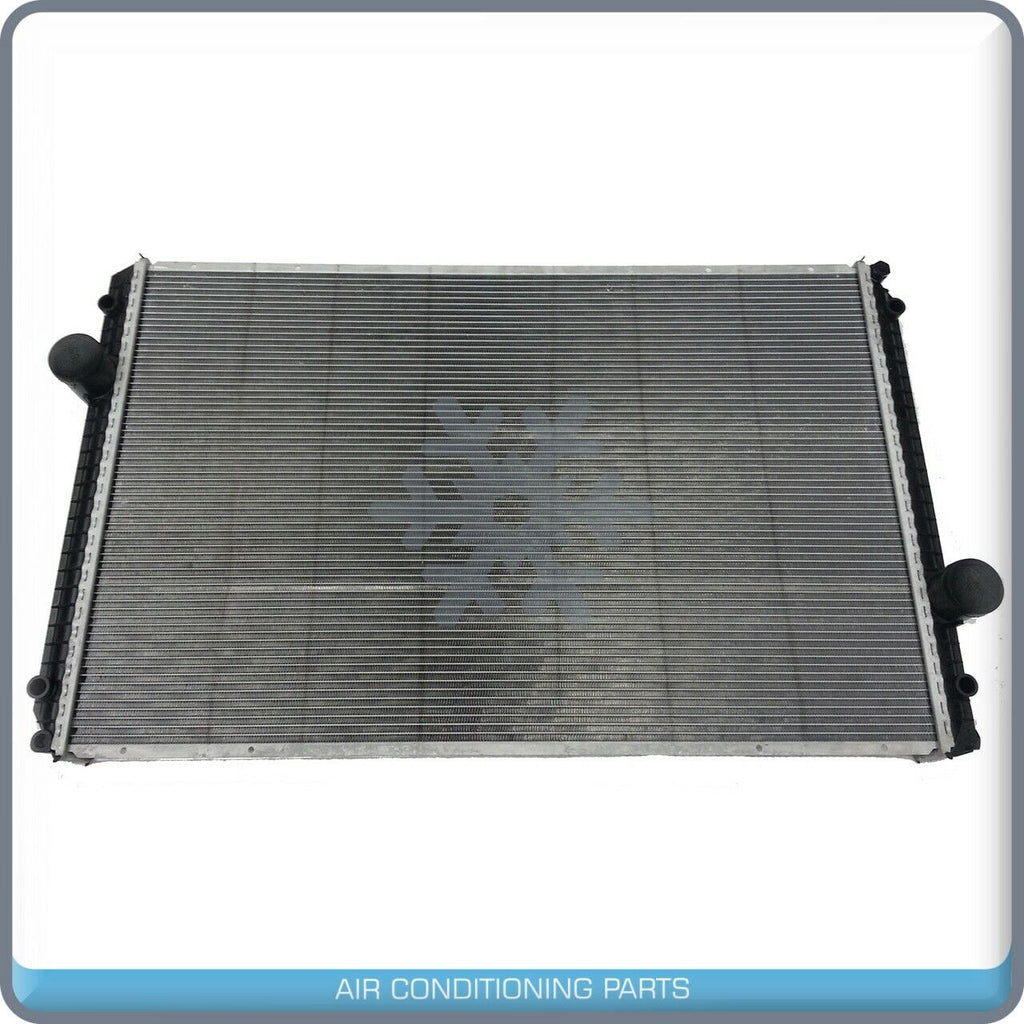 New Radiator fits International / Navistar 5900, 8600, 9100, 9200, 9400.. QAC