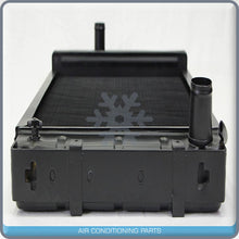Cargar imagen en el visor de la galería, Radiator w/Cap fits Ford Tractor 5000 5100 5600 6600 C7NN8005 C7NN800... QAC