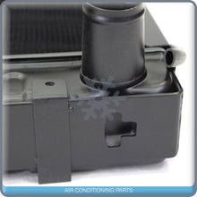 Cargar imagen en el visor de la galería, Radiator w/Cap fits Ford Tractor 5000 5100 5600 6600 C7NN8005 C7NN800... QAC
