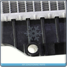 Cargar imagen en el visor de la galería, Radiator fits Kenworth Trucks 2008-2010 T660 &amp; W900 - OE# KW8174 QAC