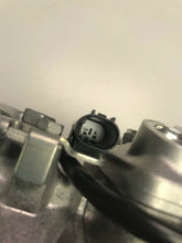 Cargar imagen en el visor de la galería, A/C Compressor OEM Denso 7SEU17C for Mercedes-Benz C240, CLK320, CLK350, C... QR - Qualy Air