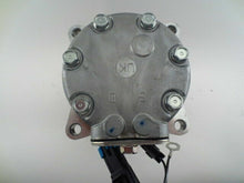 Cargar imagen en el visor de la galería, A/C Compressor OEM Sanden SD7H15 fits New Holland - Qualy Air