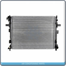 Cargar imagen en el visor de la galería, NEW Radiator for Ford Crown Victoria / Lincoln Town Car / Mercury Grand M.. - Qualy Air