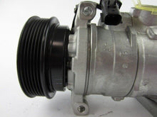 Cargar imagen en el visor de la galería, A/C Compressor OEM 10SR17C for Jeep Commander QR - Qualy Air