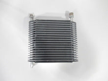 Cargar imagen en el visor de la galería, A/C Evaporator for OE# 15-6795 52464049 QR - Qualy Air