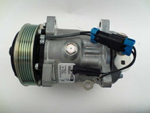 Cargar imagen en el visor de la galería, A/C Compressor OEM Sanden SD7H15 fits New Holland - Qualy Air