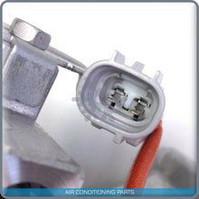 Cargar imagen en el visor de la galería, New OEM A/C Compressor for Scion xA, xB 2005 to 2015 - OE# 8831052530 RQ - Qualy Air