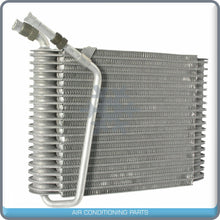 Load image into Gallery viewer, New Premium A/C Evaporator Core for Volvo 740, 745, 760, 940 - 35375567 UQ - Qualy Air