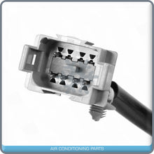 Load image into Gallery viewer, Side Mirror R for 2018-up Freightliner Cascadia QL - Qualy Air