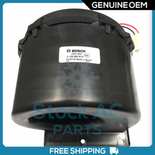 Cargar imagen en el visor de la galería, New OEM BOSCH Blower Motor w/ Fan Assembly 24 Volt - OE# 0130063814 - Qualy Air