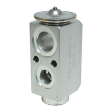 Load image into Gallery viewer, A/C Expansion Valve for Buick Enclave / Chevrolet Traverse / GMC Acadia QR - Qualy Air