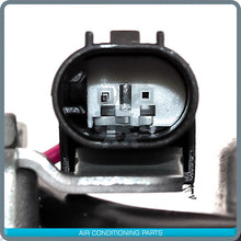 Cargar imagen en el visor de la galería, A/C Compressor OEM Denso 7SEU17C for Mercedes-Benz C230, C240, C320,... QR - Qualy Air