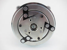 Cargar imagen en el visor de la galería, AC Compressor OEM Valeo TM13 fits Bobcat S150 S160 S185 S205 T180 T190 Skidsteer - Qualy Air