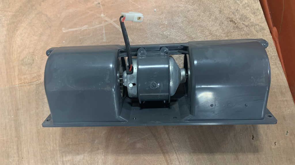 New A/C Universal Blower Motor - 2 Vents - 12V - Qualy Air