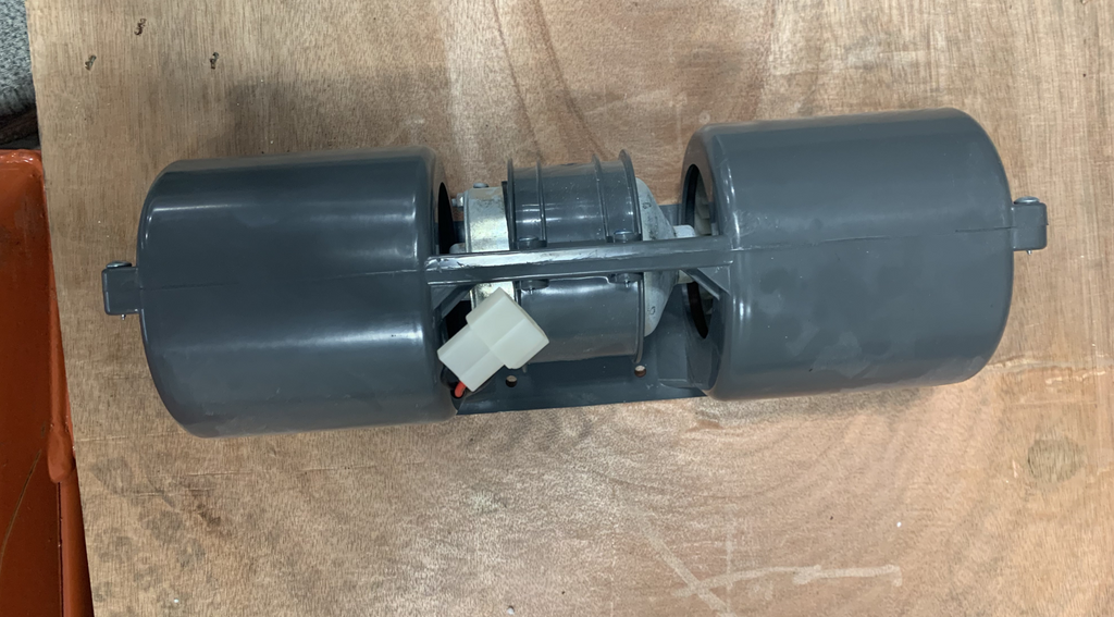New A/C Universal Blower Motor - 2 Vents - 12V - Qualy Air