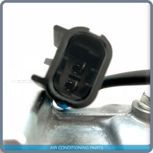 Cargar imagen en el visor de la galería, New OEM A/C Compressor International 4400 Series - OE# 3547917C1 - Qualy Air