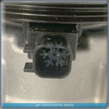 Cargar imagen en el visor de la galería, New OEM A/C Compressor for Ford E-350, E-450 Super Duty 6.0L Diesel - 2008 to 10 - Qualy Air