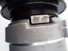 Cargar imagen en el visor de la galería, A/C Compressor HR6/DA6 for Chevrolet / GMC QR - Qualy Air
