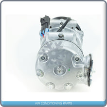 Cargar imagen en el visor de la galería, A/C Compressor OEM Sanden SD7H15 for Kenworth / Peterbilt QR - Qualy Air