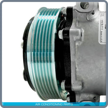 Load image into Gallery viewer, New OEM A/C Compressor International 9200/400 2006-07 / Prostar 2010 - Qualy Air