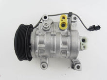 Cargar imagen en el visor de la galería, A/C Compressor OEM 10SRE11C for Honda Fit QR - Qualy Air