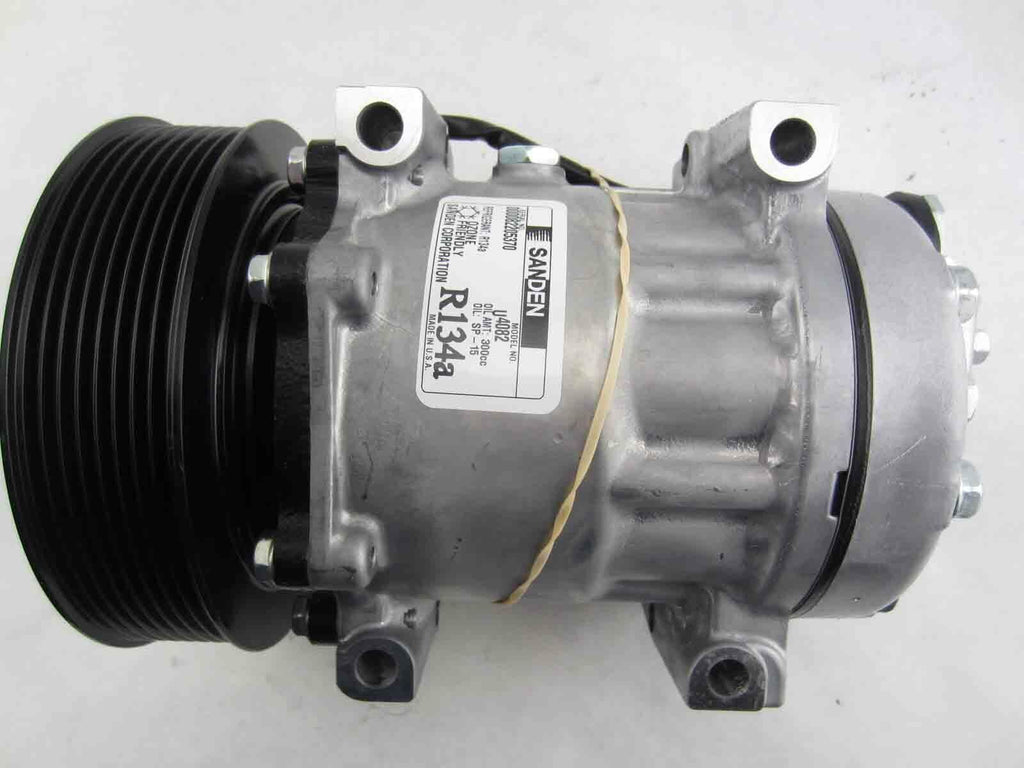 New OEM A/C Compressor fits Freightliner / Sterling Trucks - OE# SKI4543S - Qualy Air