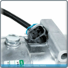 Cargar imagen en el visor de la galería, New A/C Compressor For VOLVO VNL, VNM, VT, VN 2008 - OE# 20501069 - Qualy Air