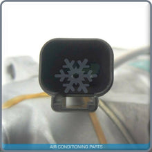 Cargar imagen en el visor de la galería, New OEM A/C Compressor fits Volvo BL60B - OE# VOE15082744 - Qualy Air