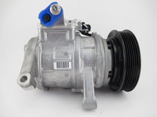 Cargar imagen en el visor de la galería, A/C Compressor OEM Denso 10PA17E for Jeep Grand Cherokee QR - Qualy Air
