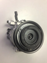 Cargar imagen en el visor de la galería, A/C Compressor OEM 6SBU16C for Rio, Rio5 QR - Qualy Air