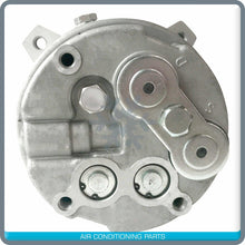 Cargar imagen en el visor de la galería, New A/C Compressor fits Hyundai Excavator R130LC-3 / R210LC-3 - OE# 11EM90040 - Qualy Air